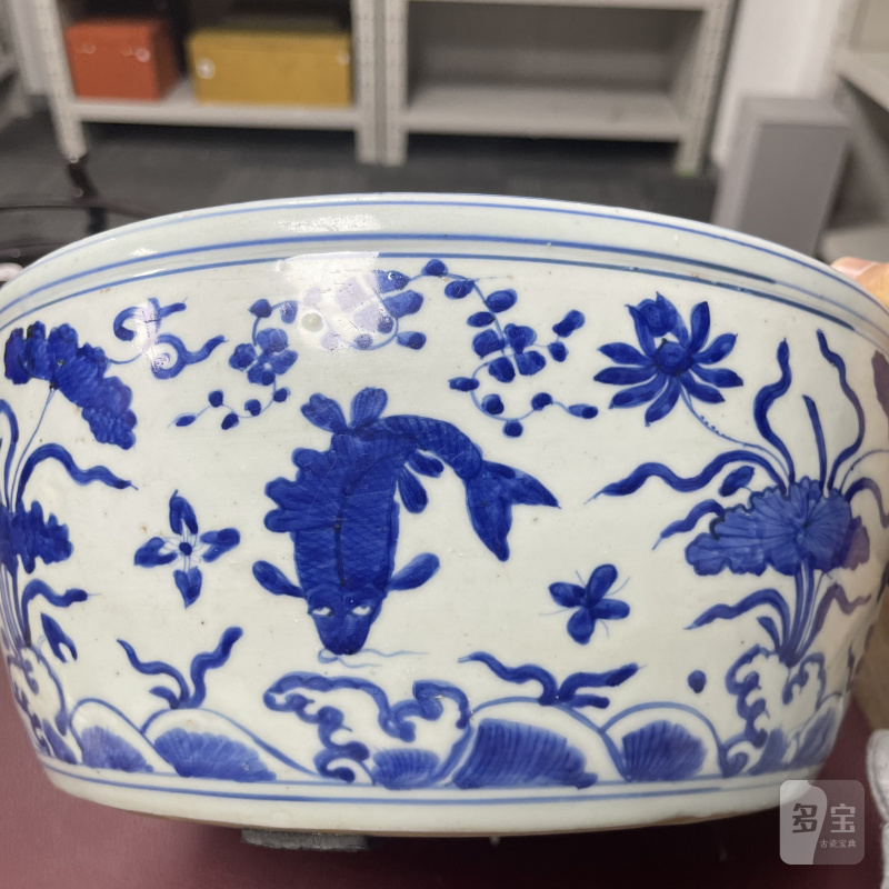 明嘉靖 青花鱼藻纹案缸 - 图14